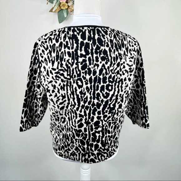 Ann Taylor Black and Cream Animal Print Structured Knit Top Size S - Picture 5 of 12